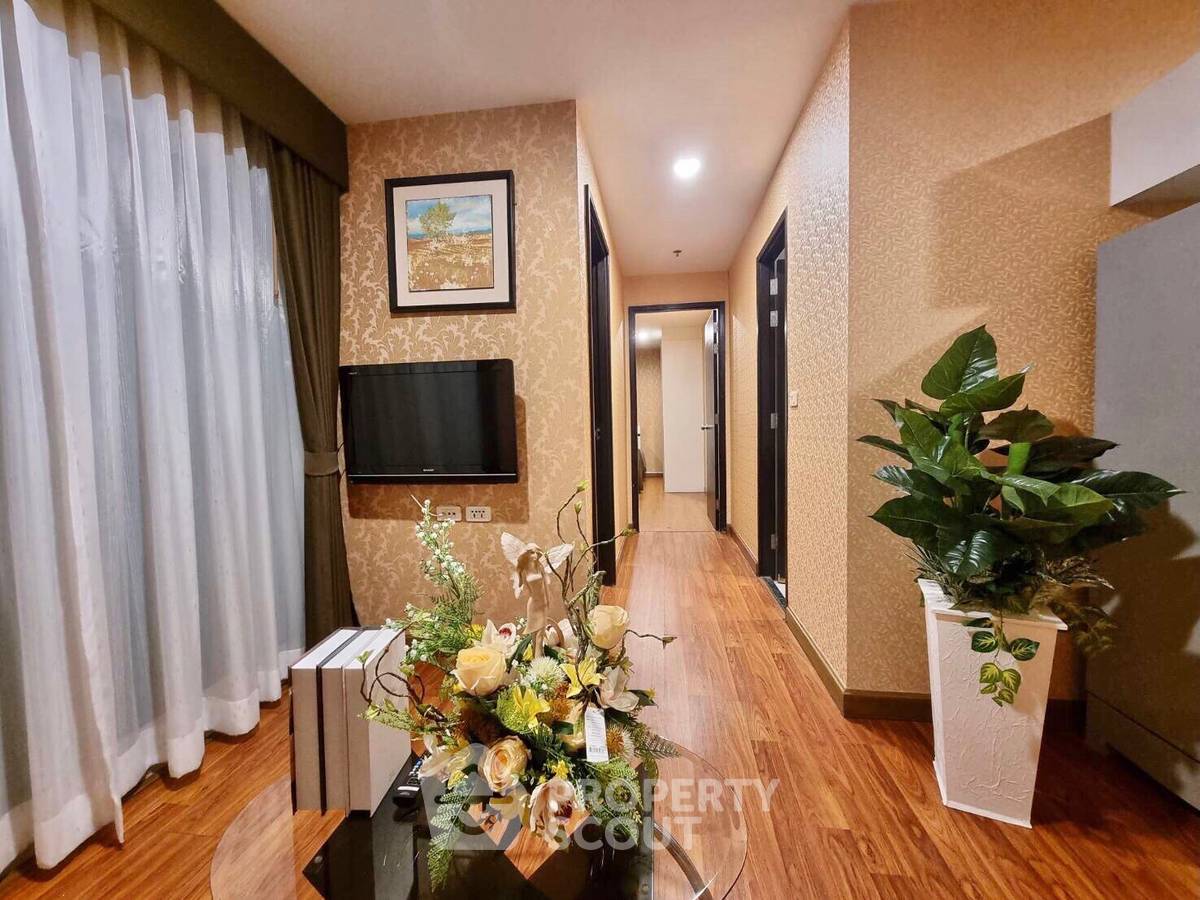 picture 2-BR Condo At Diamond Ratchada, 20th-Floor Near MRT Huai Khwang (400m) (ID 889875) - 5/19