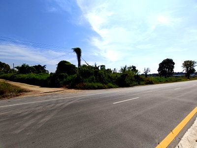 ที่ดิน บึงสามัคคี กำแพงเพชร : ที่ดินเปล่า 353.6 ตร.วา บึงสามัคคี กำแพงเพชร บึงสามัคคี กำแพงเพชร 1.2M