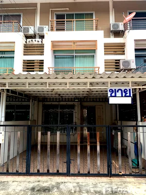 Townhouses for sale Bangkok : 4 Bedroom Townhouse for sale at Vista Park Viphavadi  6215630