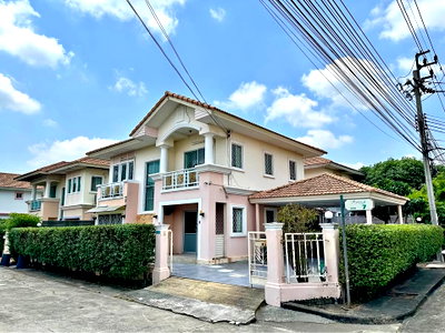 เช่าบ้านเดี่ยว นนทบุรี : ให้เช่า หมู่บ้าน พฤกษาวิลเลจ 5 วงแหวน-รัตนาธิเบศร์ (คลองถนน บางใหญ่) ** 18,000 บ./ด. ** พื้นที่ 55 ตร.ว.  4 ห้องนอน 2 ห้องน้ำ  2ที่จอดรถ  หลังมุม