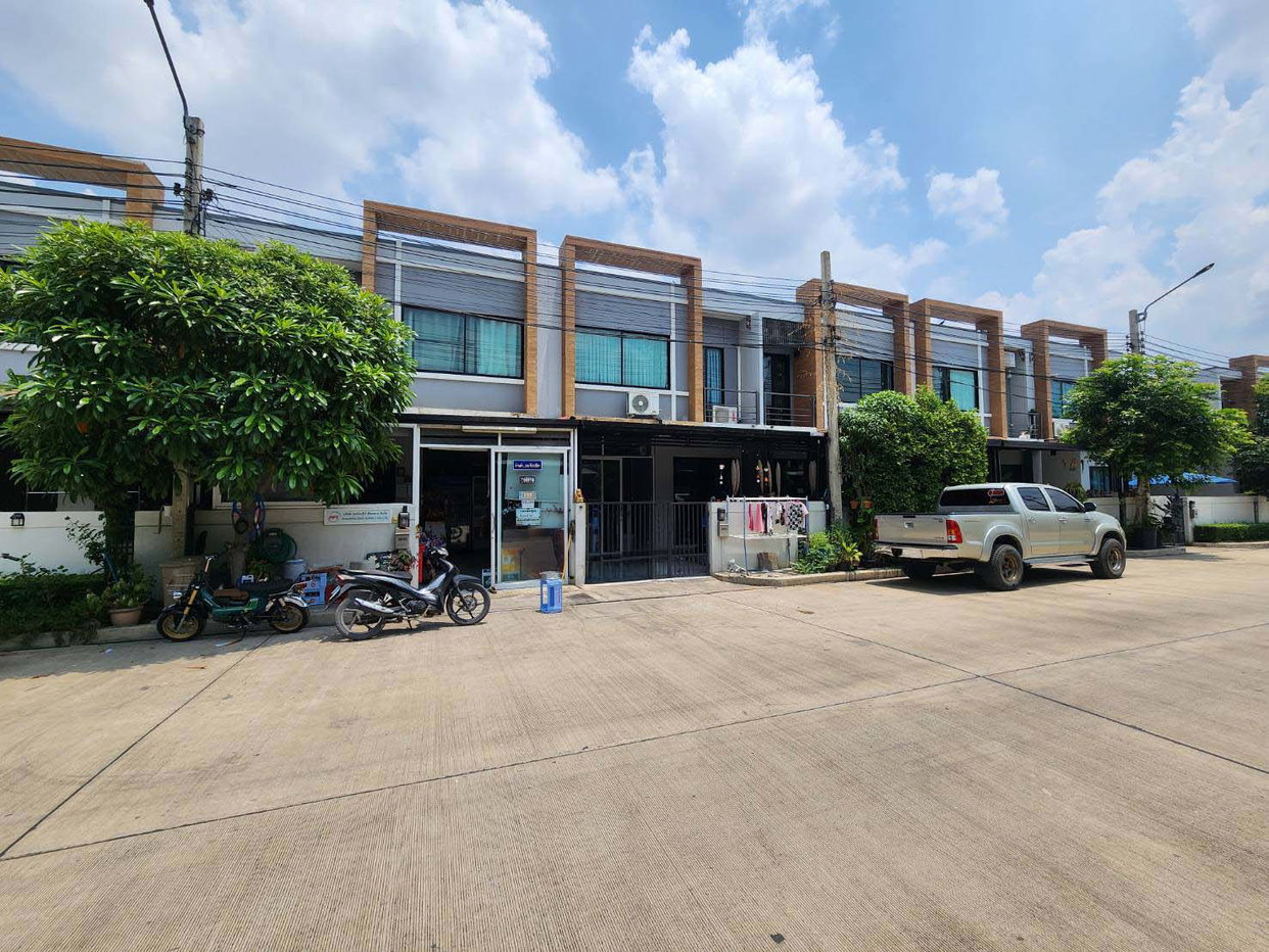 รูป ทาวน์เฮ้าส์ 20.7 ตร.วา เปี่ยมสุข เอสเกต แจ้งวัฒนะ-กาญจนาภิเษก บางบัวทอง นนทบุรี 2.3M - รูปที่ 1/1