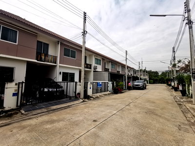 Townhouses for sale Phra Nakhon Sri Ayutthaya : TOWN HOUSE 17.4 Sq.w. Bang Pa-In Phra Nakhon Sri Ayutthaya for 1.4M