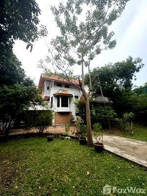 Houses for sale Bangkok : 4 Bedroom House for sale in Sam Sen Nok, Bangkok  6242949