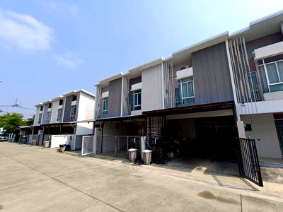 Townhouses for sale The Brio Mall : TOWN HOUSE 18.8 Sq.w. Phuttha Mon Thon Nakhon Pathom for 2.1M