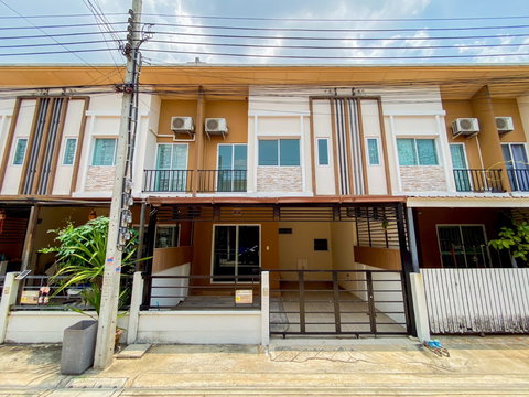 ทาวน์โฮม พลีโน่ ราชพฤกษ์ - พระราม 5 | 3ห้องนอน 2ห้องน้ำ พื้นที่ใช้สอย 110 ตรม. ต่อเติมห้องครัวใหม่สวยงาม พร้อมใช้