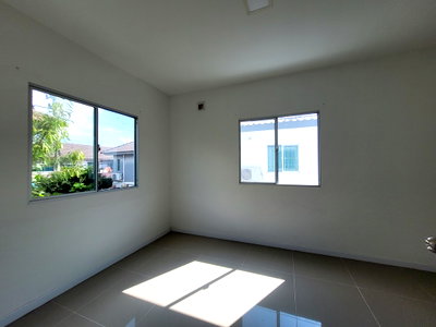 Townhouses for sale Bangkok University : TOWN HOUSE 25.2 Sq.w. Khlong Luang Pathumthani for 1.8M