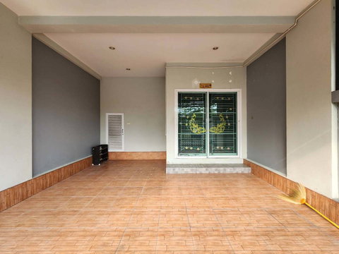 TOWN HOUSE 17.5 Sq.w. Muang Chon Buri Chonburi for 2.3M