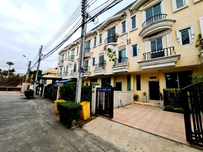 Townhouses for sale Bang Khun Thian : TOWN HOUSE 21.2 Sq.w. Bang Khun Thian Bangkok for 2.4M