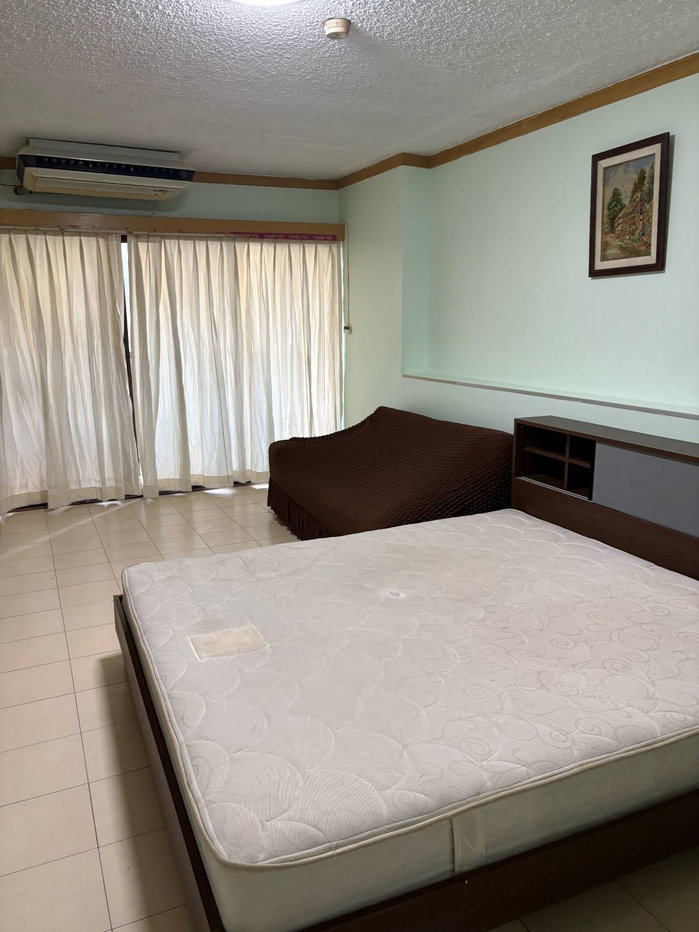 picture Renovated huge fully furnished room , cheap rent on Ratchada road - 1/8