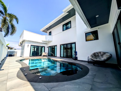 บ้านเดี่ยว ถนนทุ่งกลม-ตาหมัน : Luxury Pool Villa for Sale East Pattaya Toongklom Talman