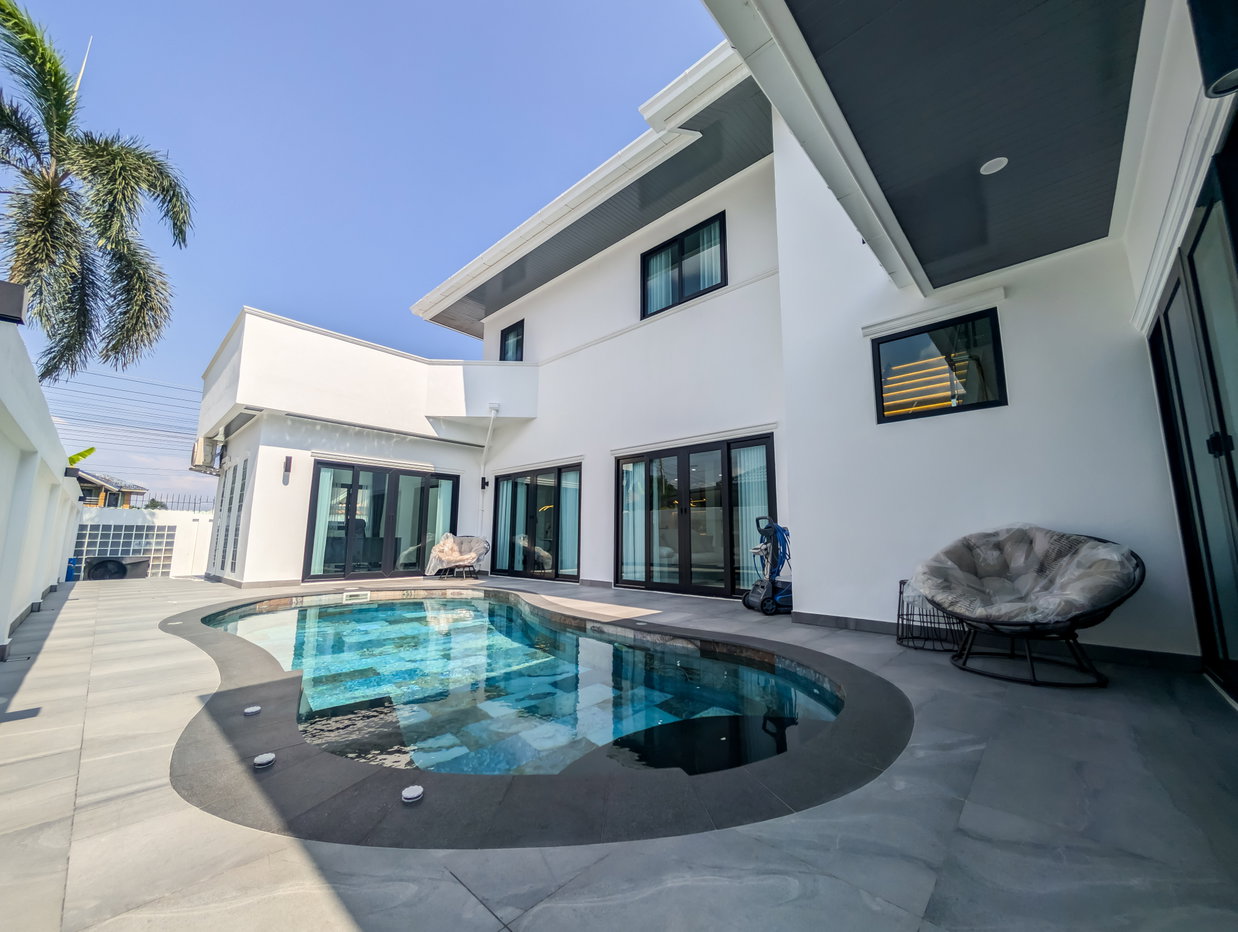 รูป Luxury Pool Villa for Sale East Pattaya Toongklom Talman - รูปที่ 1/25