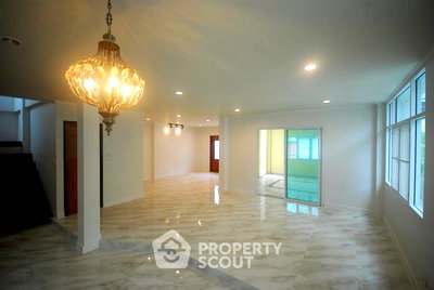 บ้านเดี่ยว ถนนประชาชื่น : บ้าน 10-ห้องนอน ใกล้ MRT วงศ์สว่าง (ID 1274131)