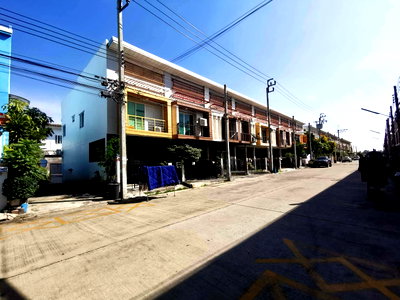 TOWN HOUSE 19.9 Sq.w. Khlong Sam Wa Bangkok for 1.7M