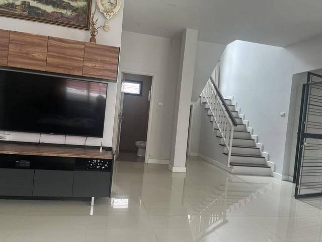 รูป MHR117 ปล่อยเช่าบ้านเดี่ยวใกล้ซาฟารีเวิลด์ & แฟชั่นไอส์แลนด์ ม.เฮ้าส์ เดอะฮัมบูร์ก หทัยราษฎร์ ทำเลดี เดินทางสะดวก - รูปที่ 4/6