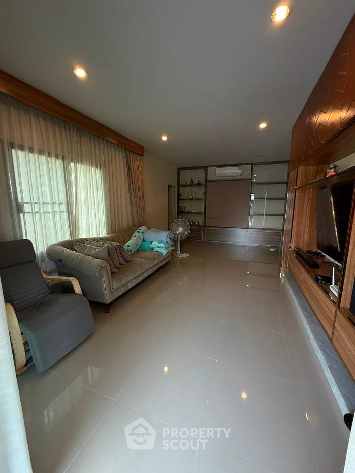 picture 4-BR House in Bang Sao Thong (ID 1987865) - 2/17