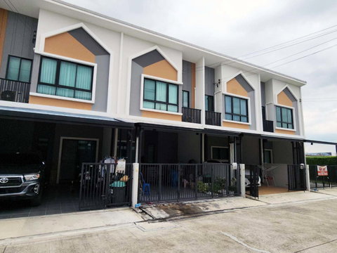 TOWN HOUSE 18 Sq.w. Lat Krabang Bangkok for 3.3M