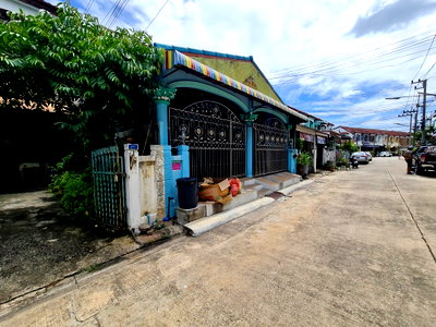 Townhouses for sale The Brio Mall : TOWN HOUSE 44.8 Sq.w. Thawi Watthana Bangkok for 2.9M
