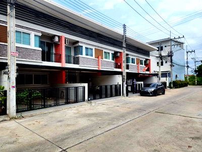 TOWN HOUSE 20.9 Sq.w. Bang Lamung Chonburi for 2.2M