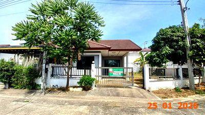 Townhouses for sale Si Racha Chonburi : TOWN HOUSE 43.3 Sq.w. Si Racha Chonburi for 2M