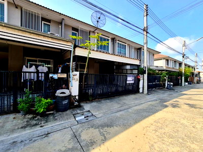 Townhouses for sale Bangkok University : TOWN HOUSE 19.7 Sq.w. Muang Pathum Thani Pathumthani for 1.4M