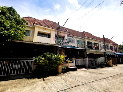 Townhouses for sale ถนนบางบอน 4 : TOWN HOUSE 20.5 Sq.w. Nong Khaem Bangkok for 1.1M