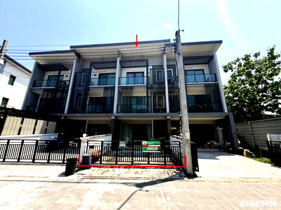 ทาวน์โฮม บางบัวทอง นนทบุรี : ทาวน์เฮ้าส์ 20.5 ตร.วา ทาวน์ อเวนิว เมิร์จ รัตนาธิเบศร์ บางบัวทอง นนทบุรี 3.9M