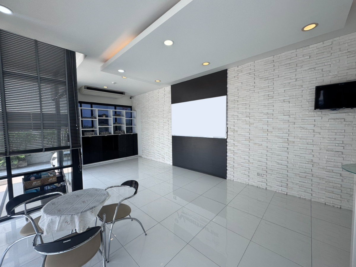 รูป WS7378 🏢✨ให้เช่า Stand-Alone Office @ อินทามระ 34 ทำเลธุรกิจ ใกล้ MRT พื้นที่กว้าง จอดรถเยอะ  เพียง 290,000 บาท / เดือน - รูปที่ 4/21