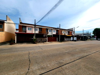 Townhouses for sale Chachoengsao : TOWN HOUSE 25 Sq.w. Muang Chachoengsao Chachoengsao for 2.1M