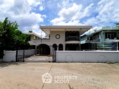 บ้านเดี่ยว ลาดพร้าวตอนกลาง โชคชัย 4 ลาดพร้าว 71 นาคนิวาส : บ้าน 4-ห้องนอน ใน สะพานสอง (ID 1273459)