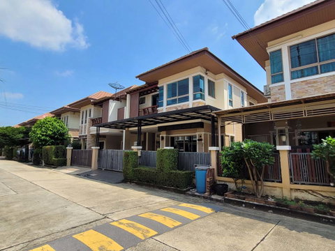บ้านแฝด 38 ตร.วา นนทรี รีเจ้นท์ บางกรวย บางกรวย นนทบุรี 6.1M