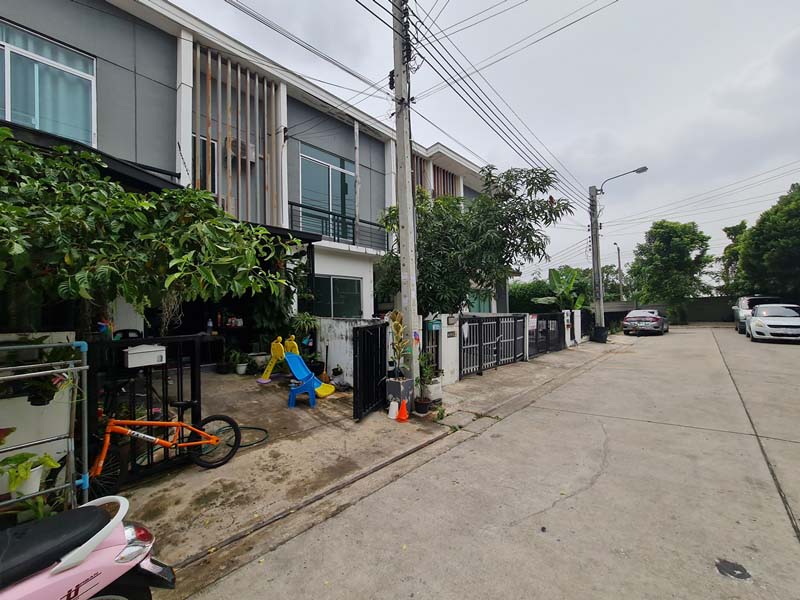 รูป ทาวน์เฮ้าส์ 18.3 ตร.วา พฤกษา 86/2 ลาดกระบัง-สุวรรณภูมิ บางเสาธง สมุทรปราการ 1.8M - รูปที่ 2/4