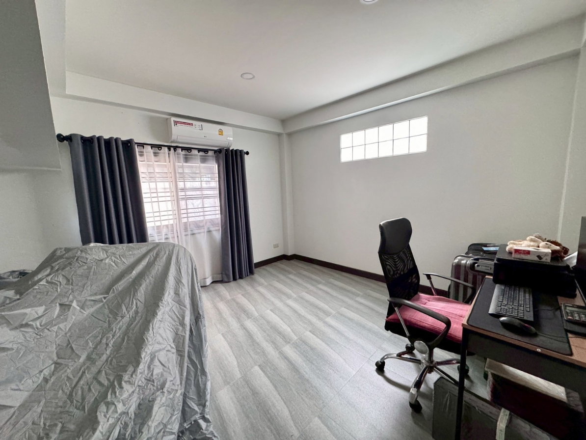 รูป บ้านเดี่ยวหลังใหญ่ ทำเลทอง สันกำแพง (ต้นเปา ใกล้แยกหลุยส์) - รูปที่ 8/24