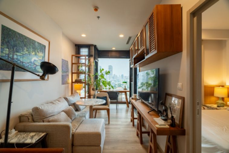 🔥Best Offer High-Floor 1BR Condo Oka Haus | City + Pool Views | Prime Bangkok CBD Fringe [U1627850]