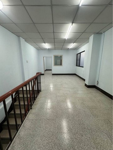 รูป HR3439ให้เช่าอาคารพาณิชย์ 6 ชั้น รีโนเวทใหม่ทั้งหลัง ทำเลทองสำโรง ติด BTS 2 สาย (เขียว-เหลือง) เพียง 110 เมตร - รูปที่ 6/23