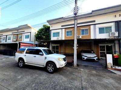 TOWN HOUSE 17.8 Sq.w. Khlong Sam Wa Bangkok for 2M