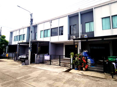 Townhouses for sale Makro Bangbuathong : TOWN HOUSE 17.5 Sq.w. Bang Bua Thong Nonthaburi for 1.9M