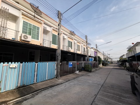 TOWN HOUSE 16.5 Sq.w. Pluak Daeng Rayong for 1.4M