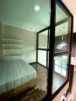 Condos for rent : [P-50289] Rare Find! Duplex 2-Story Condo at Beyond Sukhumvit. BTS Bangna. High ceiling, only 11,500 THB! Tel 085-592-2897 Line: @easythaihome