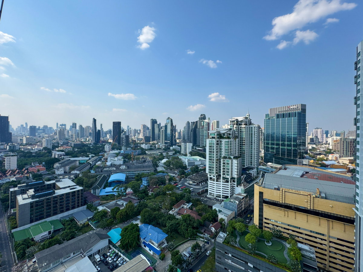 picture Corner Unit | High floor cozy two-bedroom at BTS Ekkamai - 1/18
