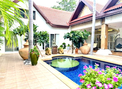 บ้านเดี่ยวให้เช่า : Luxury Pool Villa for Rent Jomtien Pattaya Near Jomtien Beach
