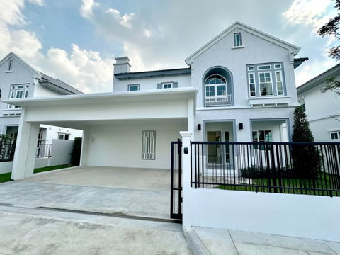 ให้เช่า บ้านเดี่ยว  Villaggio 3 ศรีนครินทร์ – บางนา 4 ห้องนอน 3 ที่จอด