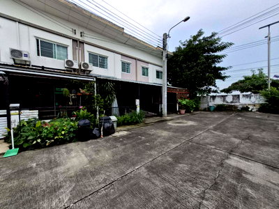 Townhouses for sale International Laboratories : TOWN HOUSE 17.6 Sq.w. Bang Plee Samut Prakarn for 1.9M