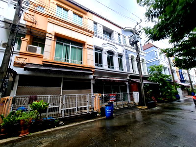 Townhouses for sale Samut Prakarn : TOWN HOUSE 20.6 Sq.w. Bang Plee Samut Prakarn for 4.7M