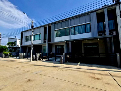 TOWN HOUSE 17.5 Sq.w. Phra Samut Jadee Samut Prakarn for 2.2M