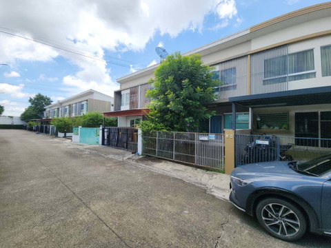 TOWN HOUSE 18.3 Sq.w. Bang Bo Samut Prakarn for 1.8M