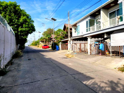 TOWN HOUSE 22.6 Sq.w. Si Racha Chonburi for 1.7M