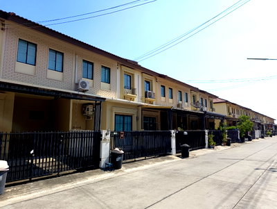 Townhouses for sale Samut Sakhon : TOWN HOUSE 16.5 Sq.w. Krathum Baen Samut Sakhon for 1.8M