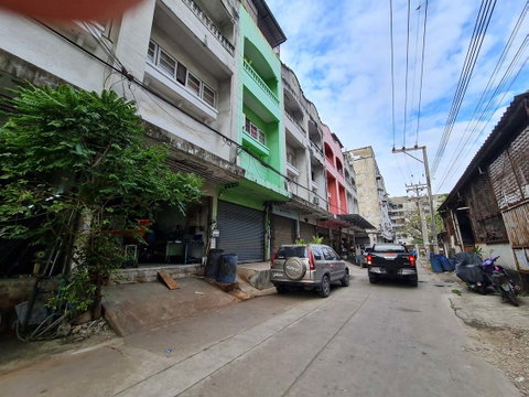 อาคารพาณิชย์ 20 ตร.วา บางพลี บางพลี สมุทรปราการ 1.1M