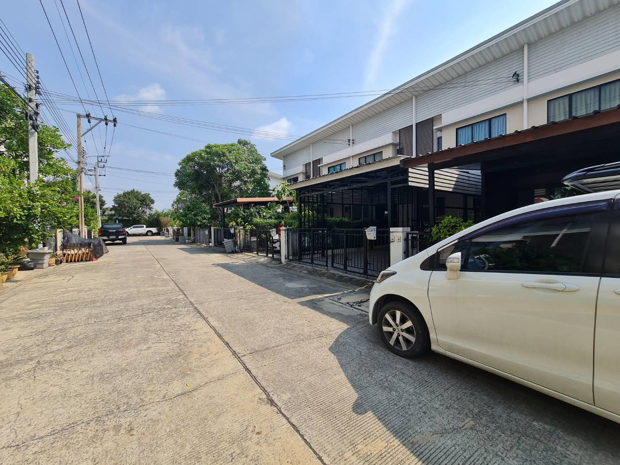 รูป ทาวน์เฮ้าส์ 25.4 ตร.วา โมดิ วิลล่า บางบัวทอง บางบัวทอง นนทบุรี 2.2M - รูปที่ 2/3