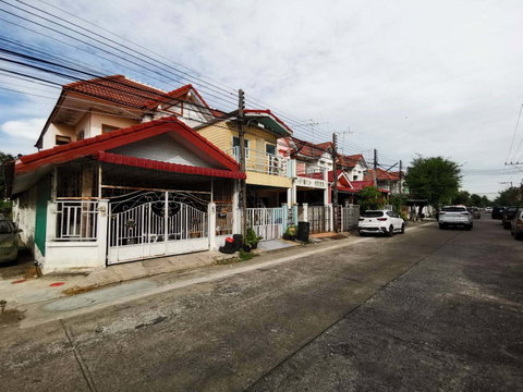 TOWN HOUSE 20 Sq.w. Thanyaburi Pathumthani for 1.1M